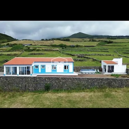 Stunning Ocean View With 3 Islands In Front Of