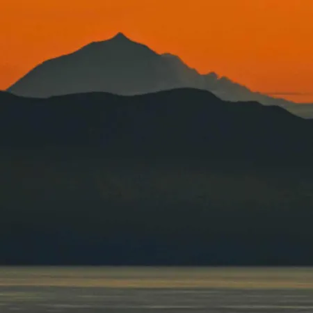 Stunning Ocean View With 3 Islands In Front Of *