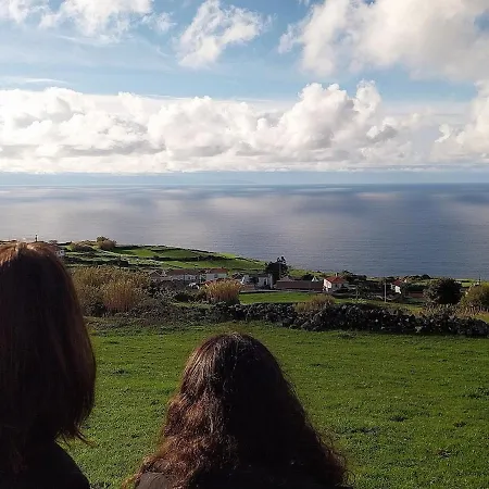 Stunning Ocean View With 3 Islands In Front Of Serreta