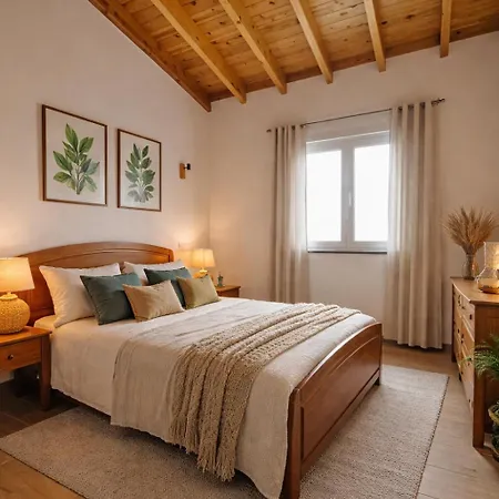 Stunning Ocean View With 3 Islands In Front Of *