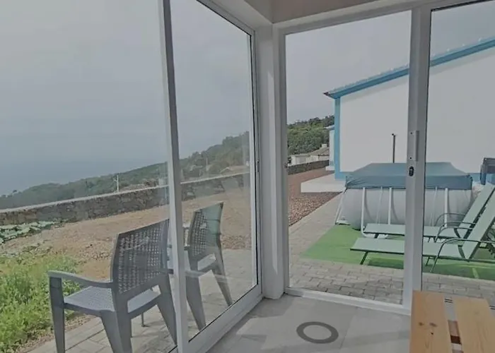 Stunning Ocean View With 3 Islands In Front Of *